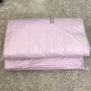 Brand new Kyte toddler blanket in mauve